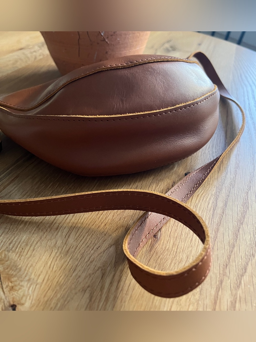 PORTLAND LEATHER GOODS MEDIUM KOALA SLING BAG, HONEY, *LIKE NEW* - Picture 14 of 15